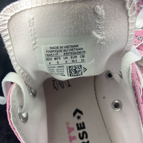 Size 6 Hello Kitty Converse. - Picture 4 of 9
